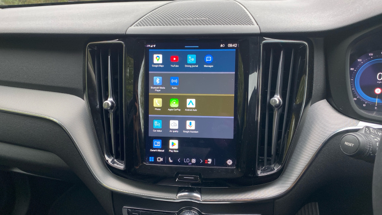 Volvo XC60 2.0 B5P Plus Dark 5dr AWD Geartronic Petrol Estate